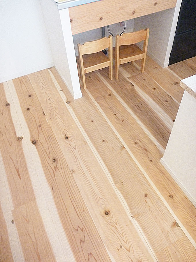 杉超巾広フローリング施工例