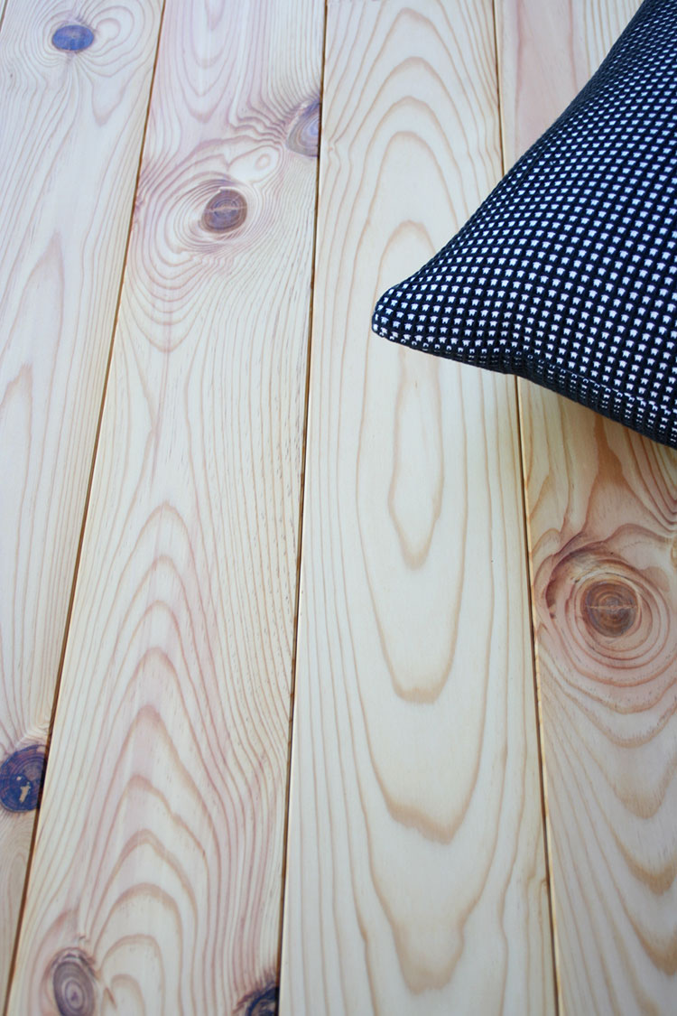 国産あか松フローリング