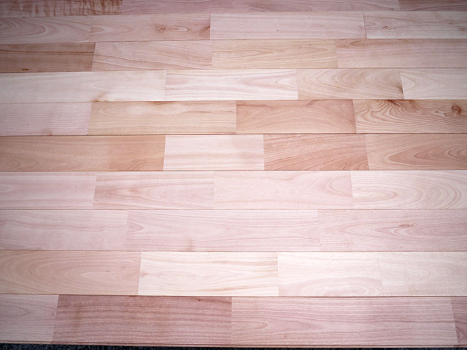 サクラ無垢フローリング