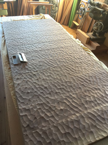 ブラックウォルナットのドア（なぐり加工）